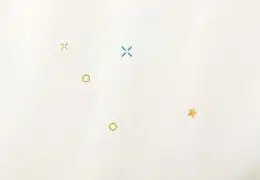 תינוקת מואכלת על-ידי אמה באמצעות כפית